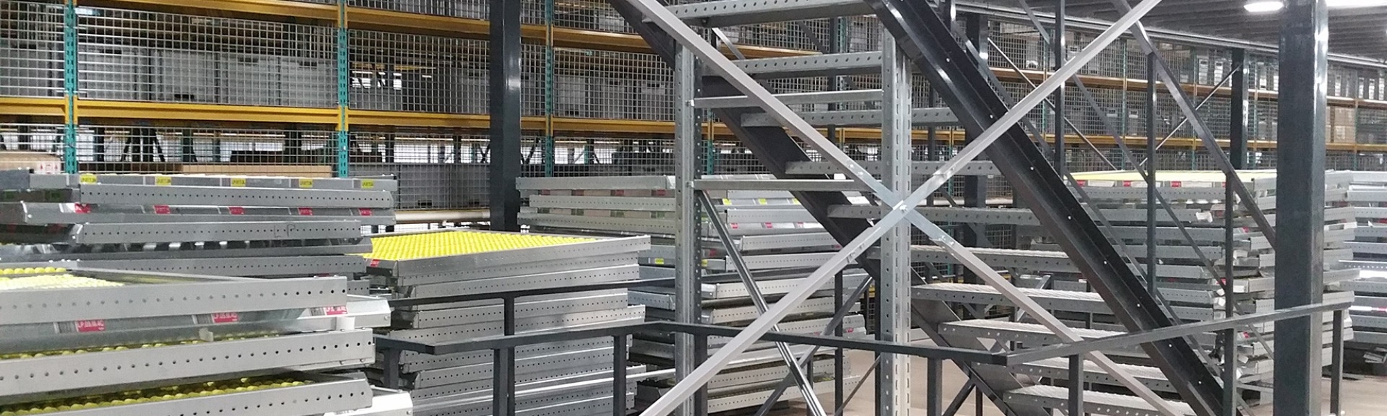 Escalier métallique installé au sein d’un techno centre Renault
											