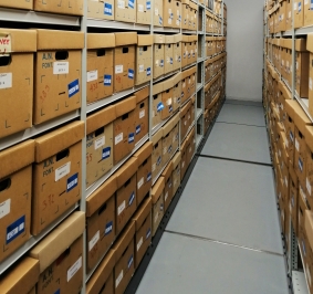 Stockage boîtes d'archives Dimab sur étagères Prospace+
			